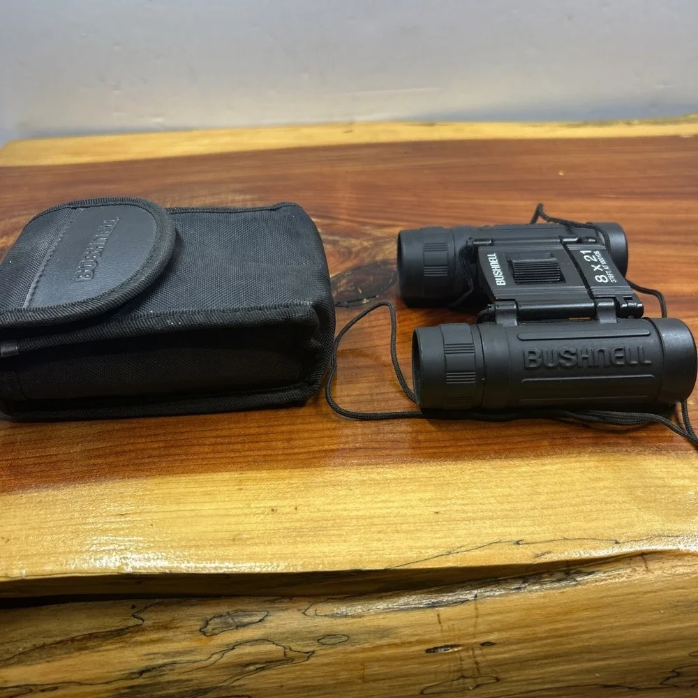Bushnell 8X21 Black Binoculars 378FT AT 1000 YDS Camo 8 x 21 W/Case - Picture 2 of 9